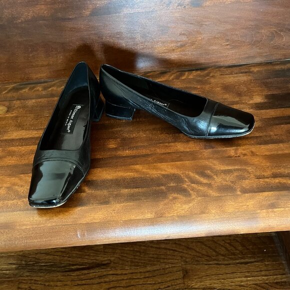 Etienne Aigner Black Leather/Patent Leather Heels Square Toe Size Twiggy Size 7 - Picture 1 of 7
